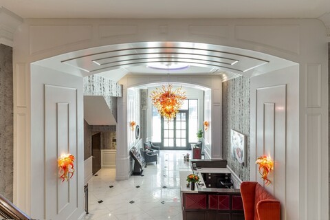 브로드웨이 플라자 호텔