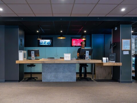 이비스 파리 퐁 드 쉬렌