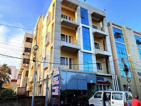 스와르나 빌라 푸리, 바닷가 근처