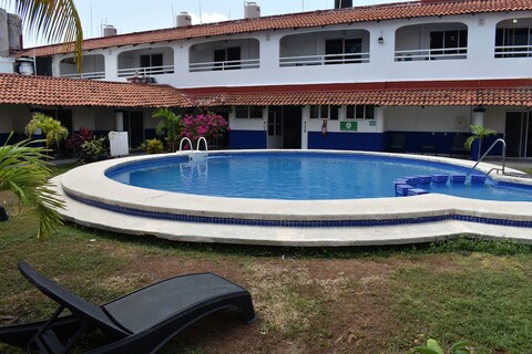 플라자 알멘드로스 호텔, 이슬라 무헤레스