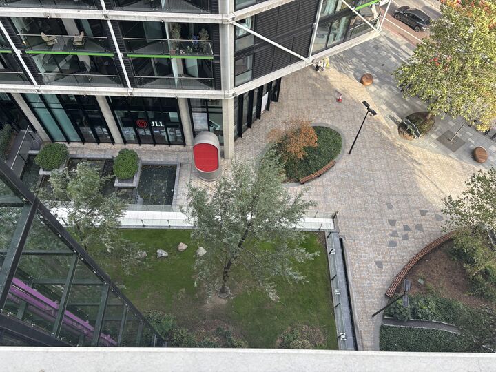 room detail thumbnail 2