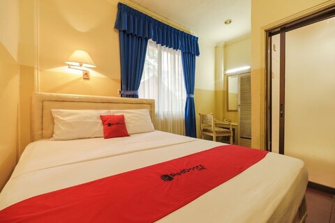 레드도어즈 @ 잘란 작사