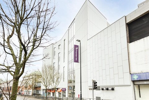 프리미어 인 런던 서튼