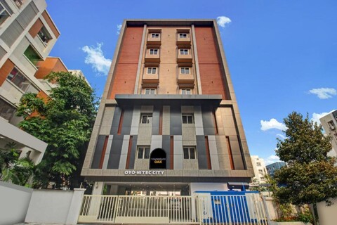 Super Townhouse OAK Hitec City Near Image Hospital