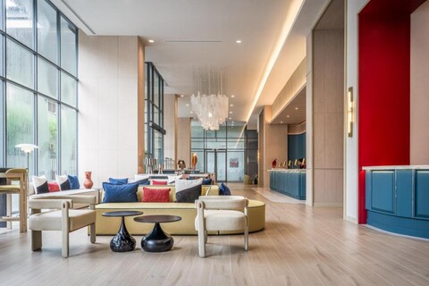 더 쿼터 람캄행 바이 UHG