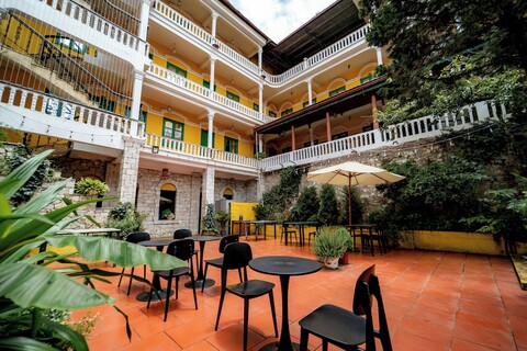 시그니처 바이 D 홈 사파