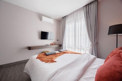 Pattaya five bedroom pool Villa