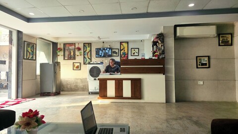 호텔 홈아스테 001, 야쇼부미 컨벤션 센터 근처