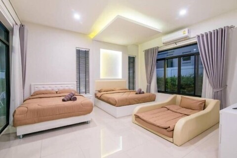 Villa me & you2