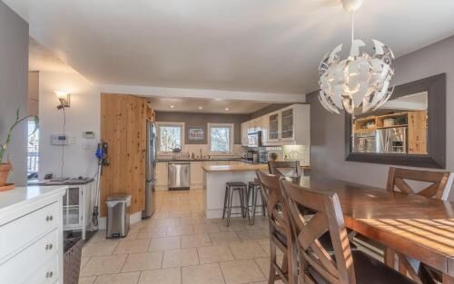 NHP YK B&B - Large Deck- Hot Tub - Massage chair and seasonal swimming pool- Free parking - Pet frie-i