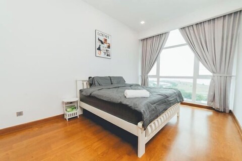 Paragon Residence The Modish 3BR7pax Balcony