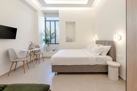 아테니안네스트 바이 아소마톤