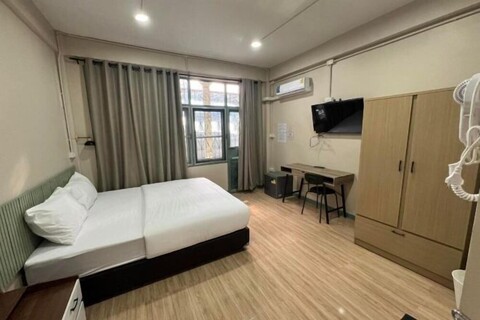 Bangwa House - MRT Bangwa Station