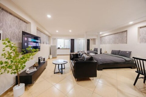 VietHOME - 22 Pho Hue - Apartment 202