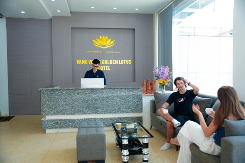 골든 로터스 방비엥