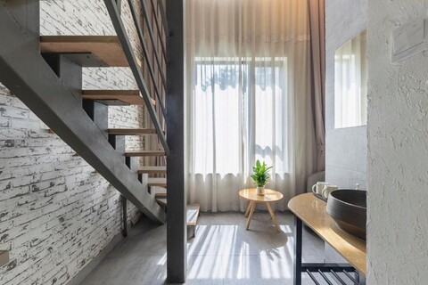 Hangzhou Luming Linshe Hotel (Qingchun Square Subway Station)