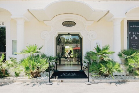 렐라이스 코르테 데글리 아라고네시