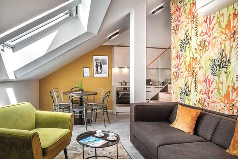 VN48 스위트 바이 애드레즈 리빙