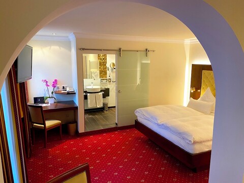 추어 베인스테게