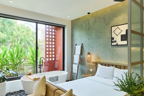 킨 완더 탄 퐁, 더 무나지