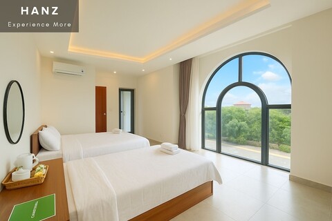 S79 TM01 몬스테라 라고, 그랜드 월드