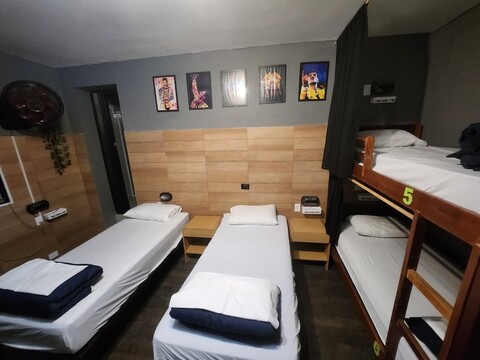 빌라 록 호스텔