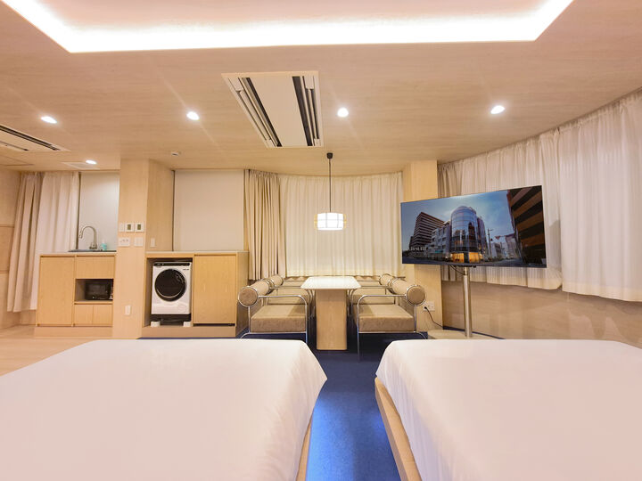 room detail thumbnail 1