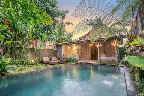 프라티위 우붓 빌라