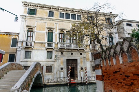 카 벤드라민 차고