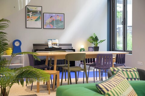 스튜던트 팩토리 파리 - 유니버세인