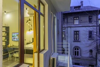CHÂTEAU: Upscale Suites in Bucharest