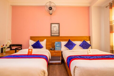 오요 136 호텔 옴 플라자