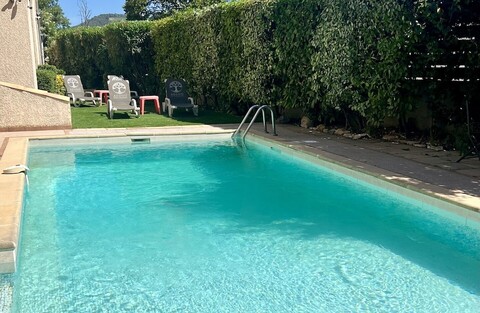 아도니스 아크 오텔 액스