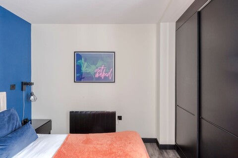 더 피치스 크림, 소호, 바이 프랭키 세이즈