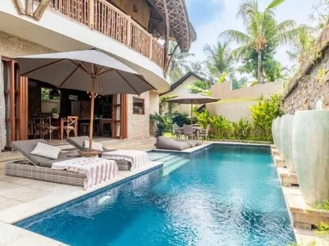 빌라 밤부즈 사리