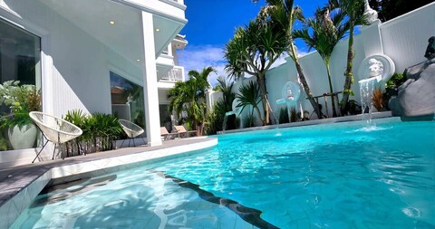 루말랜드 럭셔리 풀 빌라, 파타야 워킹 스트리트