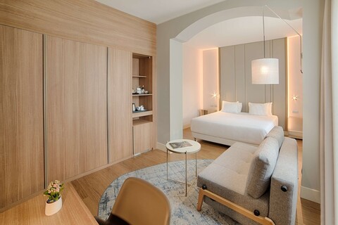 NH 볼로냐 드 라 갸르