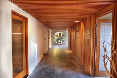 인 앳 문라이트 비치