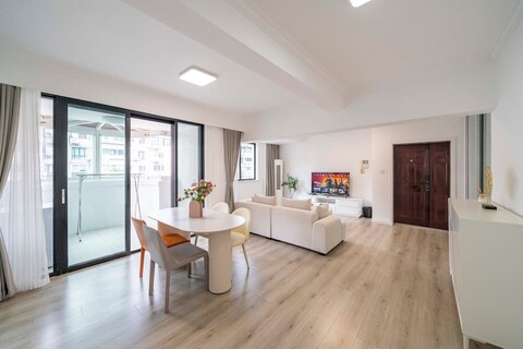 타임스 2베드룸 아파트먼트, 훙차오 파리 클래식