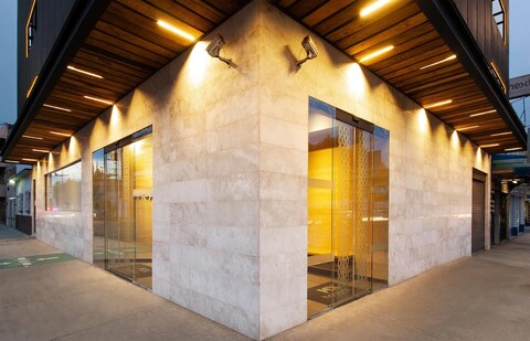 호텔 MX 아에로푸에르토 CDMX, 트레이드마크 컬렉션 바이 윈덤