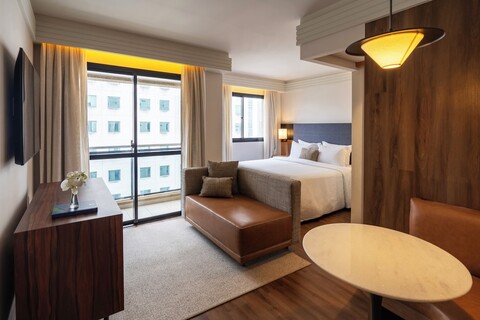 에스탄플라자 인터내셔널