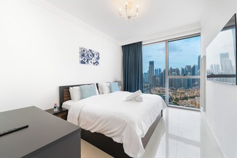 홀리데이즈 R 어스 로열 뷰