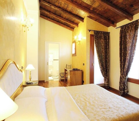 호텔 이솔라 디 카프레라