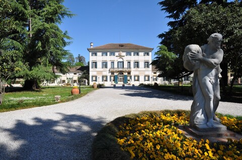 호텔 빌라 콘둘메르