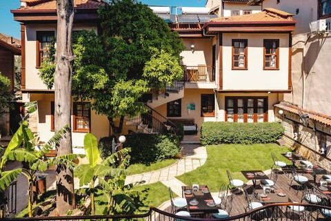 메디테라 아트 호텔