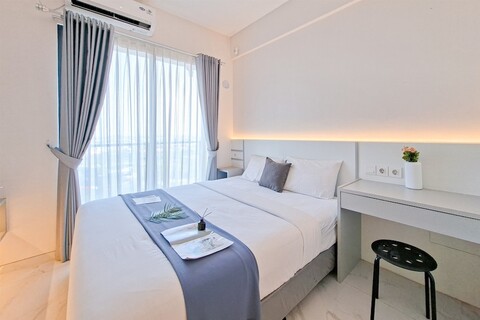 스카이 하우스 BSD 아파트먼트, 더 브리즈 BSD 시티 근처의 스튜디오