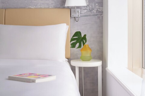 잉플로, 웨슬리 애드미럴티, 홍콩 바이 랭엄 호스피탈리티 그룹