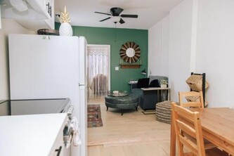 Dundas and Brock Suitel