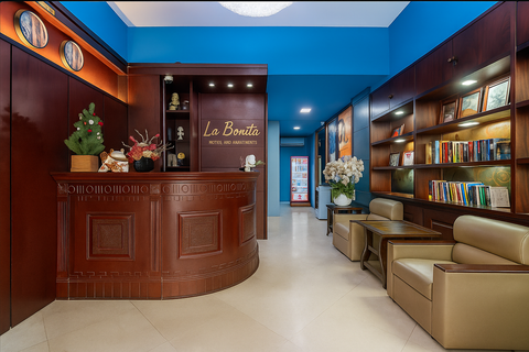 La Bonita Hotel And Apartments 