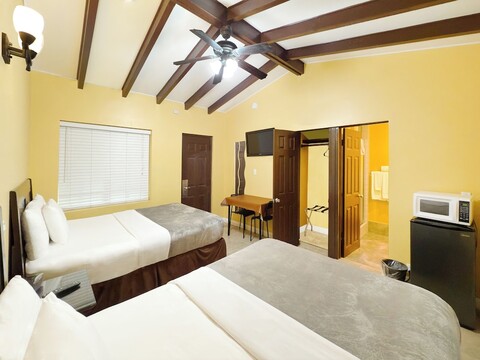 엘 패티오 인 - 유니버설 스튜디오 할리우드 근처